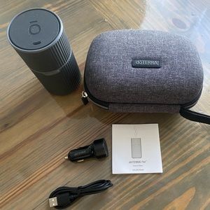 doTERRA car diffuser w/case
